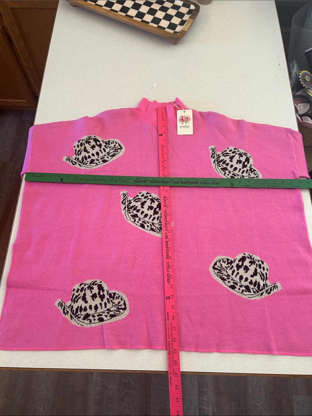 entro Women’s Large Sweater Bright Pink Mock Neck Animal Print Cowboy Hats NWT - Picture 7 of 16